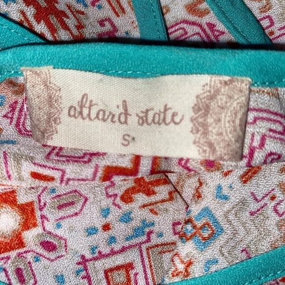 Altar’d State cut out back Aztec geometric blouse long sleeve top size Small EUC - Picture 3 of 5